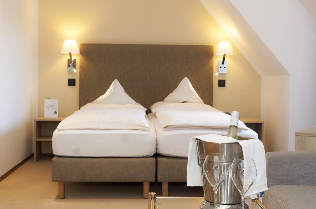 Romantik Hotel Johanniter-Kreuz Юберлінген Екстер'єр фото