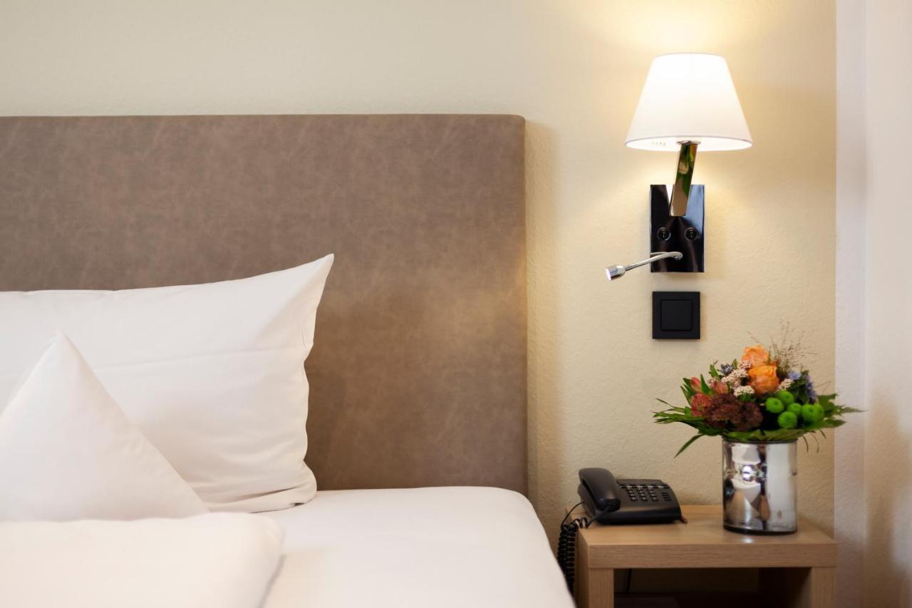 Romantik Hotel Johanniter-Kreuz Юберлінген Екстер'єр фото